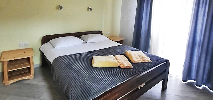 Cottage "Uyutny Dvorik" in Tatariv. Book with promotion 5