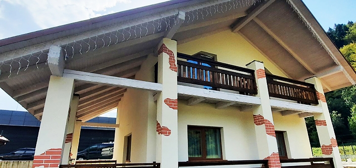 Cottage "Uyutny Dvorik" in Tatariv. Book with promotion 14