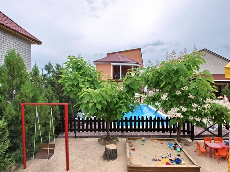 Inexpensive hotel with a swimming pool in Kirillovka