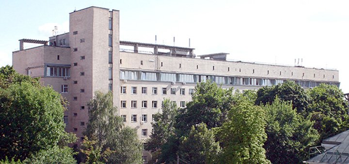 Акції в «АМН України»