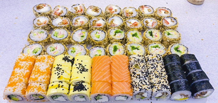 Доставка їжі Emoji Sushi, знижки на меню