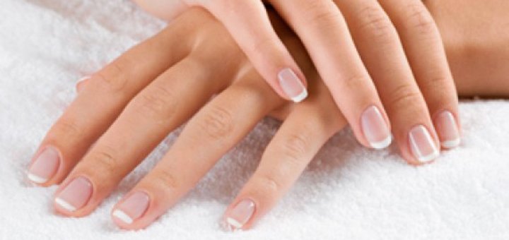 Манікюр у студії лазерної косметології «Estetik Room» у Києві. Записуйтесь на SPA догляд за руками по акції.