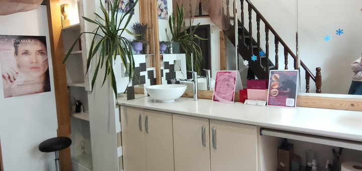 Beauty salon Studio Withe. Visit for promotion 9
