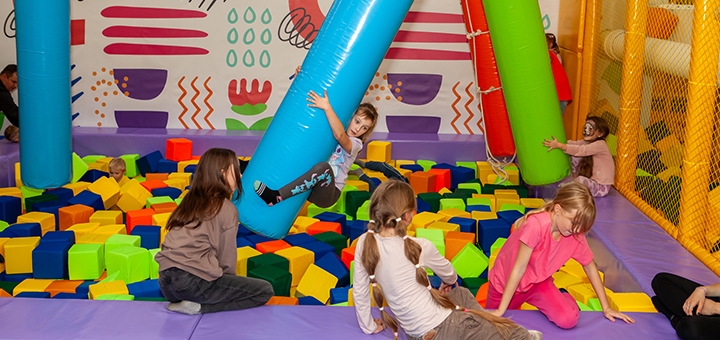Children's Planet in Cosmo Multimall. Visit with the 24 promotion