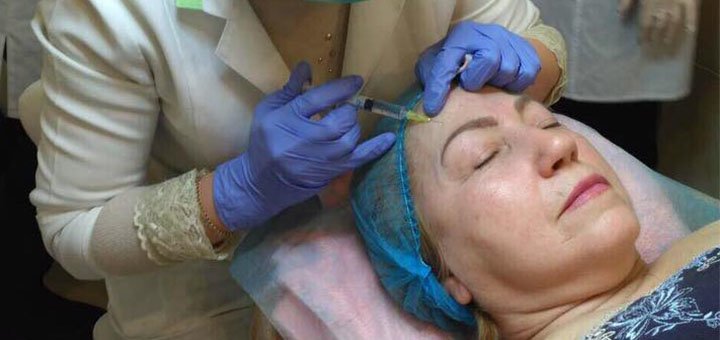 Комбінована чистка обличчя у косметолога Олени Довбиш у Києві. Записуйтесь до косметолога за знижкою.
