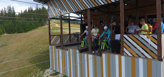 Екстремальні велопрогулянки над озером Молодості Bike Zip Roller Coaster у Буковелі. Купуйте квитки по акції.