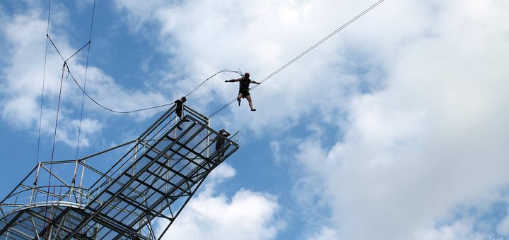 Jumping from a height adrenaline tower in bukovel from activeday. buy tickets for extreme entertainment at a discount.