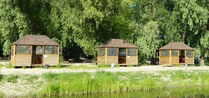 Cozy pavilions "Rhino houses"