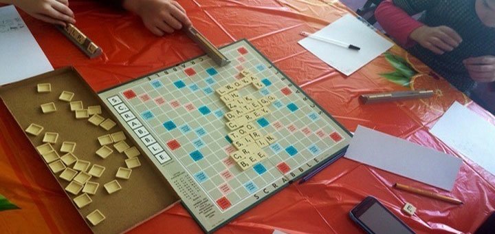 Занятия в школе изучения иностранныз языков «Диалог». Записаться на курсы изучения иностранных изуков со скидкой.