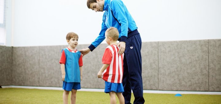 Дитячий футбольний клуб «Footballkids» відвідуйте по акції 4