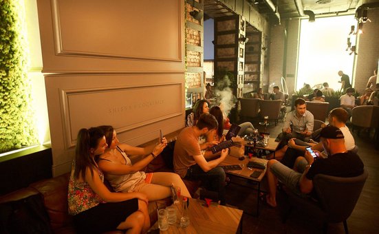 Интерьер «Par Bar». Заказ столика по скидке