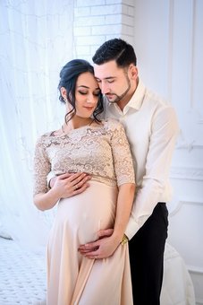 Фотографування вагітних у студії «NinaAlexPhoto» в Одесі. Оплачуйте послуги фотографа за знижкою.