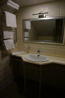 Bathroom in the room of the Michelle hotel in Odessa. Reserve a room for the promotion.