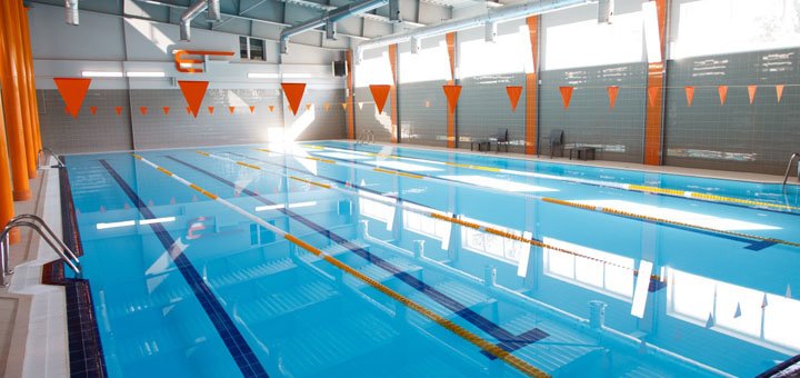 Бассейн в фитнес-клубе EveryDay fitness