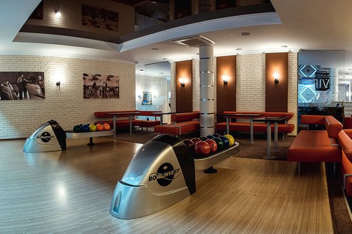 Bowling at the V&P hotel and entertainment complex in Khust. Book a track at a discount.