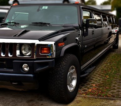 Jeep-limousine rental in the company «Limex» in Kiev and Kiev region. Book at a discount.