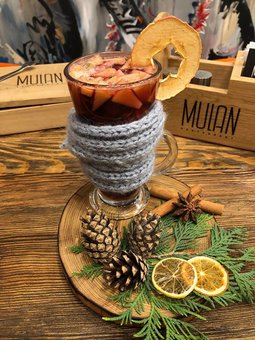 Глинтвейн в ресторане паназиатской кухни «Мулан» в Киеве. Заказывайте напитки по акции.