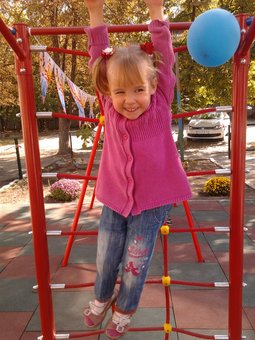 Classes with a psychologist at the "Montessori" microschool in Dnipro. Sign up for a promotion