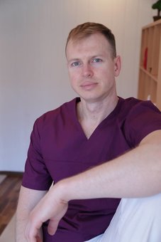 Масажист банщик на виїзді Роман Шаєнко у Києві. Звертайтеся за знижкою.