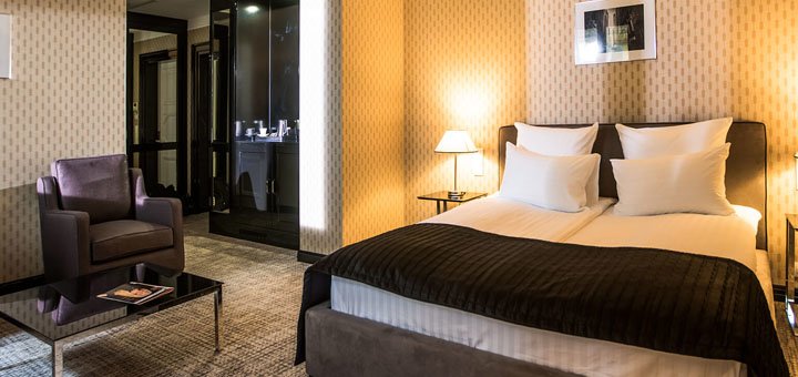 Discounts for holidays at the wall street hotel 10