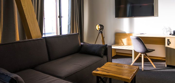 Discounts for holidays at the &quot;wall street hotel&quot; 7