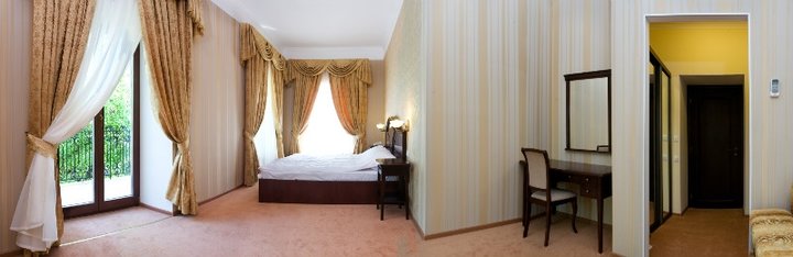 Знижки на відпочинок у готелі Royal Street Hotel 10