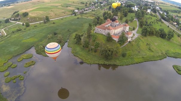 Політ на повітряній кулі від львівського клубу повітроплавання «LeoFly» у Львові. Замовляйте по акції