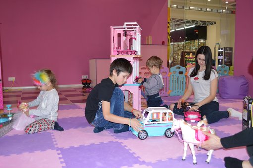 Аніматор у дитячій кімнаті «Lady Land» у Києві. Відвідати акцію