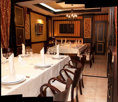 Banquet hall for 20 people in the Palmira restaurant in Dnipro. Book a banquet for a promotion.