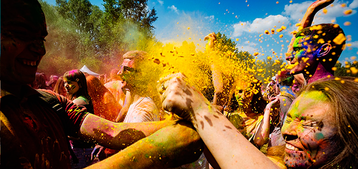 Holi color festival with discounts